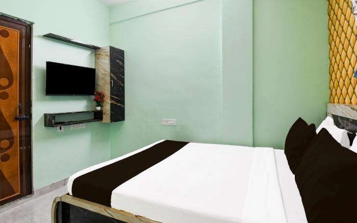 Hotel O Shivam Regency Near Acropolis Mall