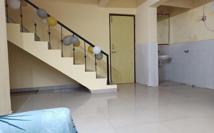 Private Room @ 4 Bhk Bungalow1, GB Road Thane West