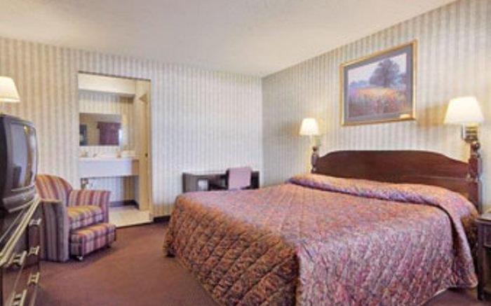Super 8 by Wyndham East Lansing/University Area