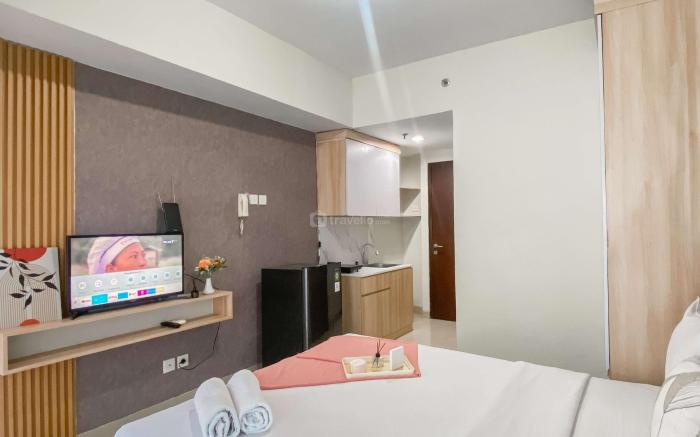 Good Place Studio Grand Dhika City By Travelio