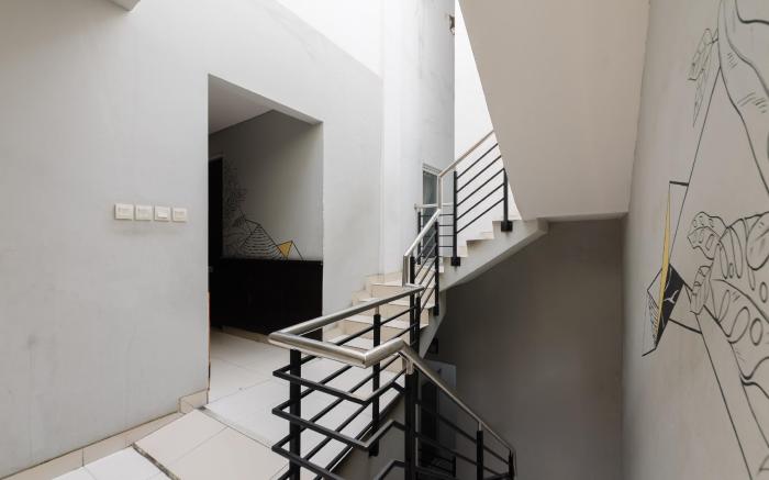 RedDoorz Plus near Grand Indonesia Jakarta