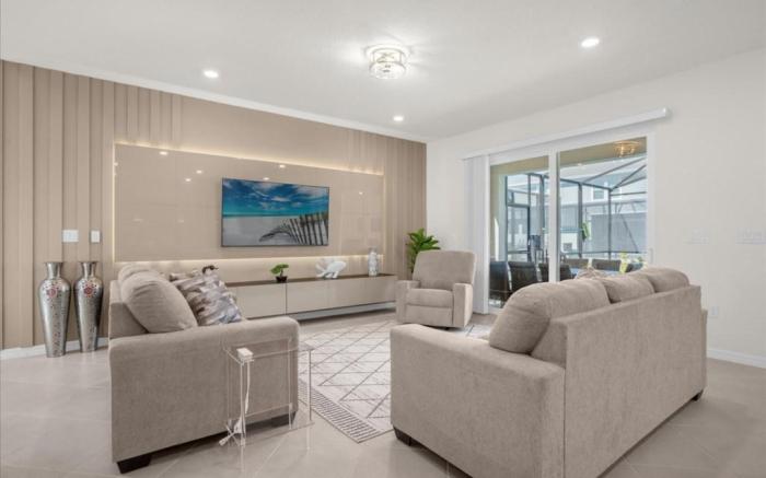 Bedrooms 4 Bathrooms Windsor Cay 1289 ER