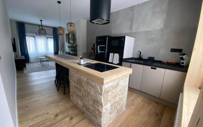 Cornelia Suites 01 in Santander