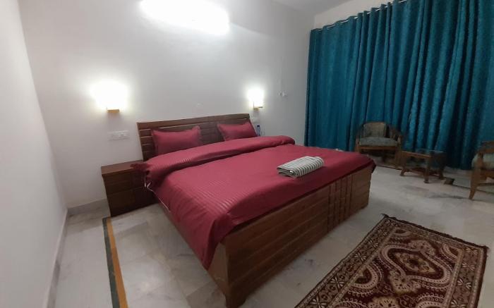 Goroomgo Himalayan Guest House Solan