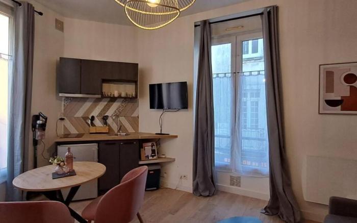 Studio Notre Dame heart of the city Wifi Netflix