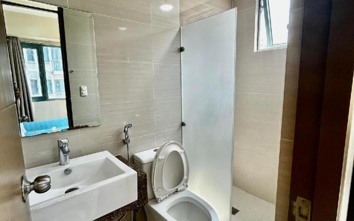 Lovely 1 br condo 2