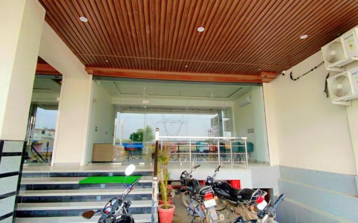 Hotel Giriraj Palace
