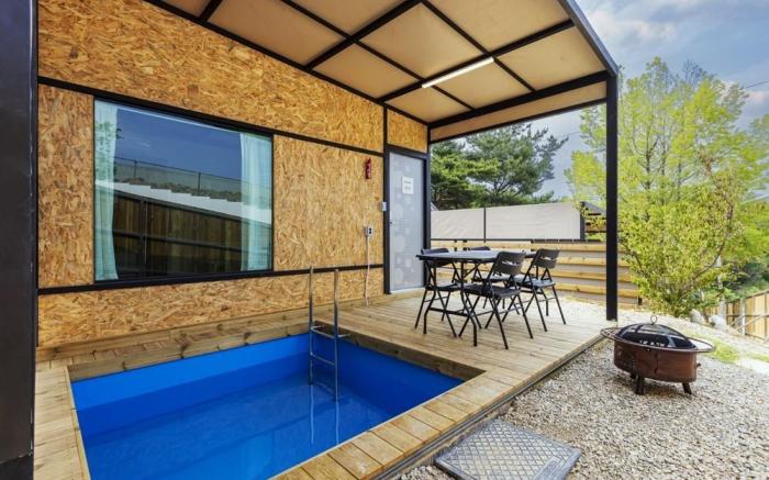 Pohang Peridot Pool Villa N Pool Glamping