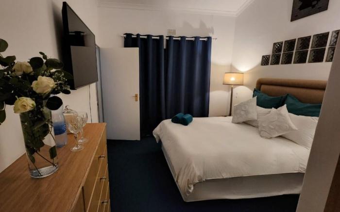 1 Bedroom self-catering, seaview apartment