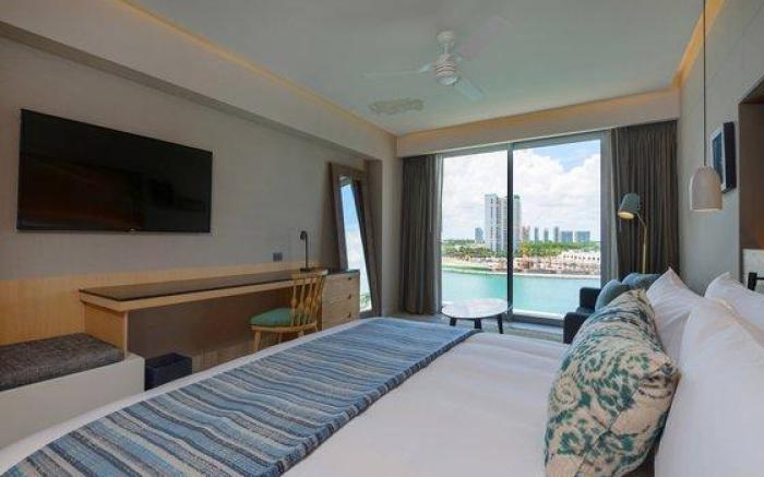 Renaissance Cancun Resort & Marina