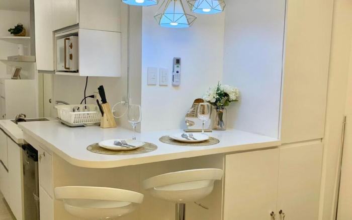 Azure North:Cozy Studio w/ Mt. Arayat View Balcony
