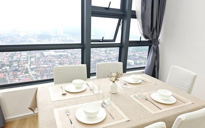 KLCC Gateway Loft: Beside MRT for 4pax@Eko Cheras