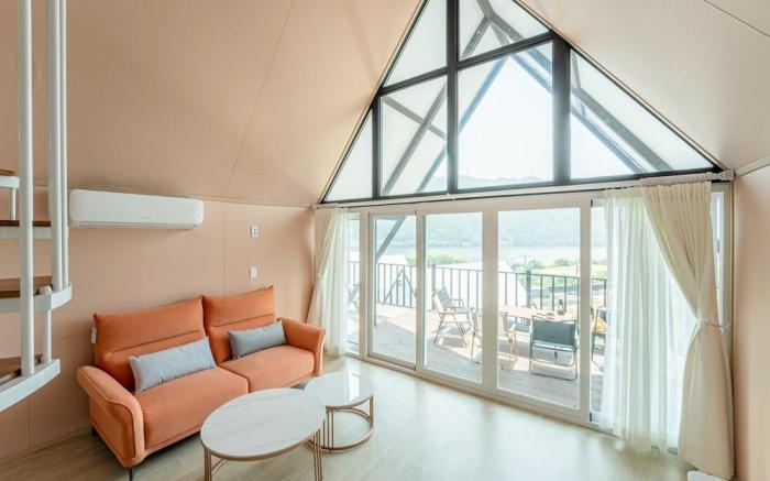 Gapyeong Violin Glamping N Caravan