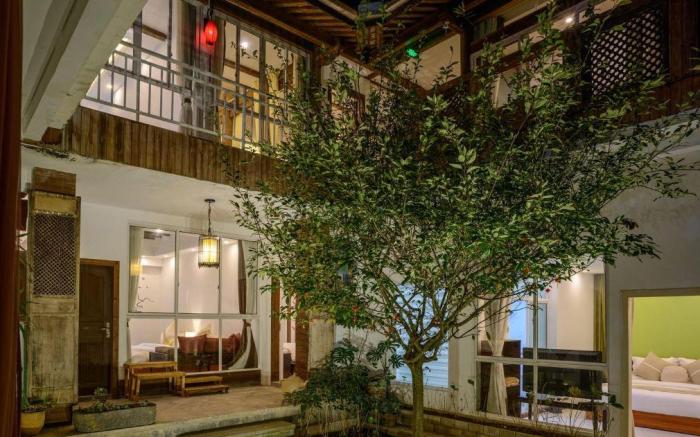 Floral Tengchong Heshun Ancient Town Yungui Homestay