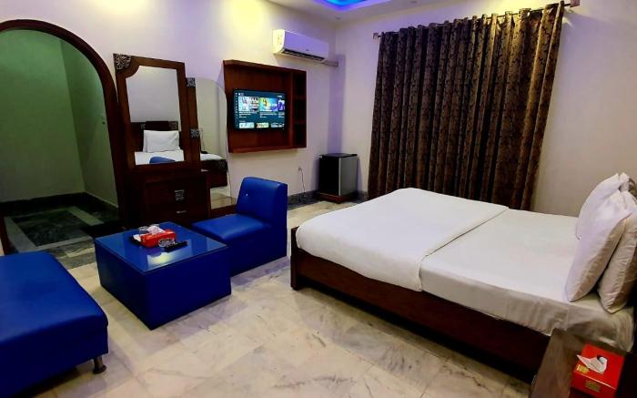 Defence Ittehad Hotel
