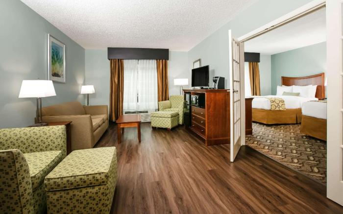 Baymont by Wyndham Braselton / Winder