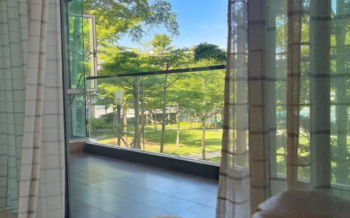 Ezyhouz @ IMAGO/ Luxury 3BR with GardenPoolBalcony