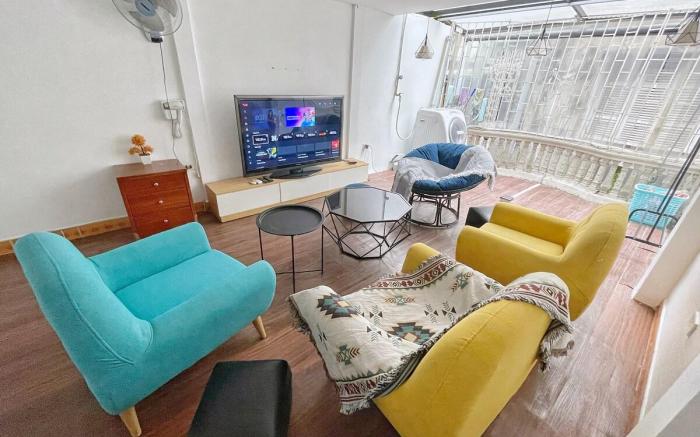 Liight House Hanoi Homestay - Modern bedroom