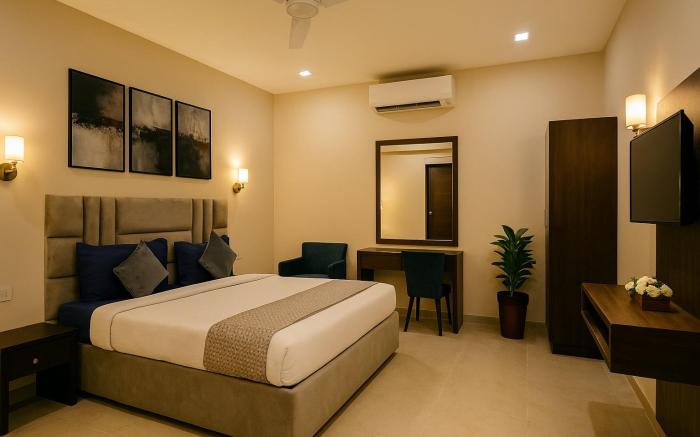 Hotel Paradise Stays Near Golden Temple