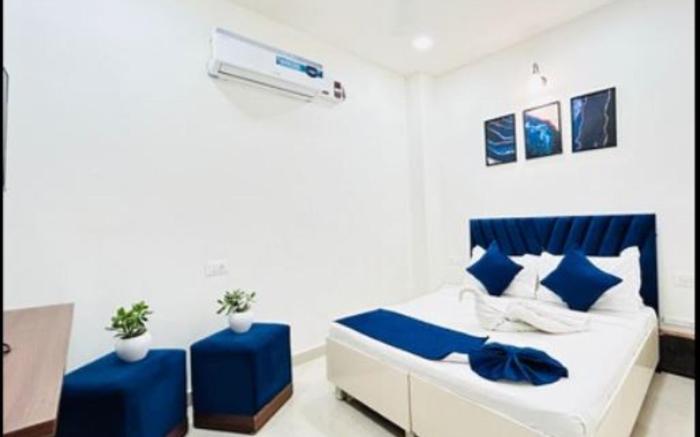 Hotel Paradise Stays Near Golden Temple
