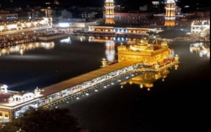 Hotel Paradise Stays Near Golden Temple