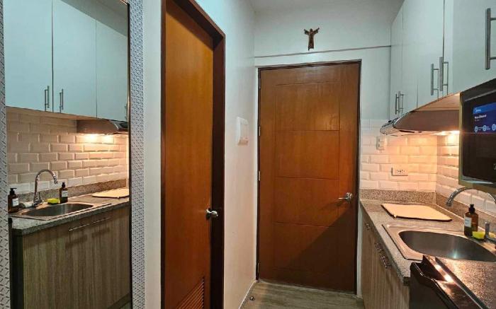 Sweet Escape 17 Mesavirre Garden Residences 