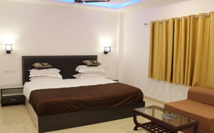 GOLDEN MOON RESORT
