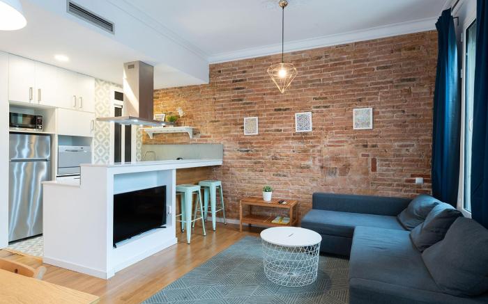 Bright and cozy flat in the heart of the city