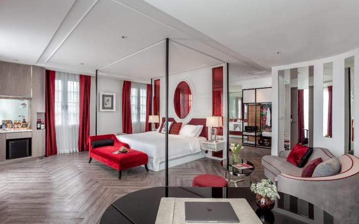 La Seine Hotel