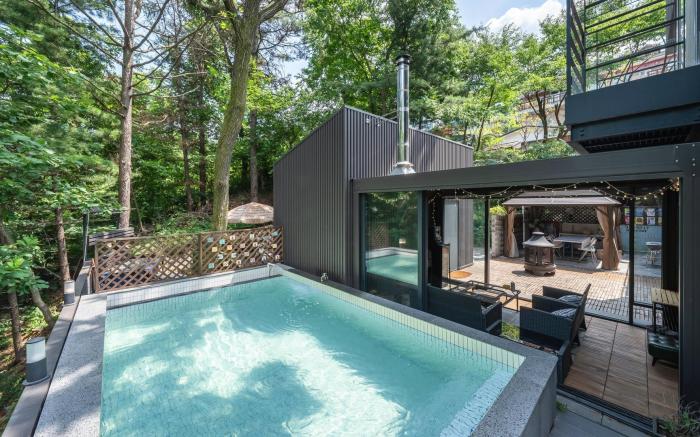 gwangju chez pompom dokchae poolvilla