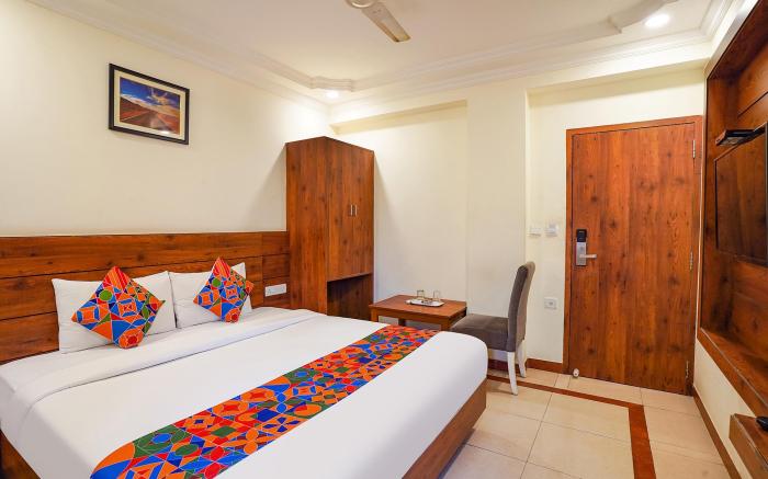 FabHotel Savi Inn - Nr. Mantri Square Mall