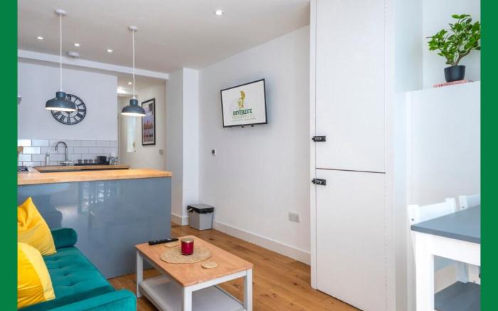The Borough Suite @Devereux_Residences
