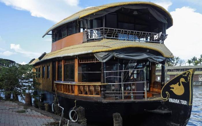Vinayak House Boat