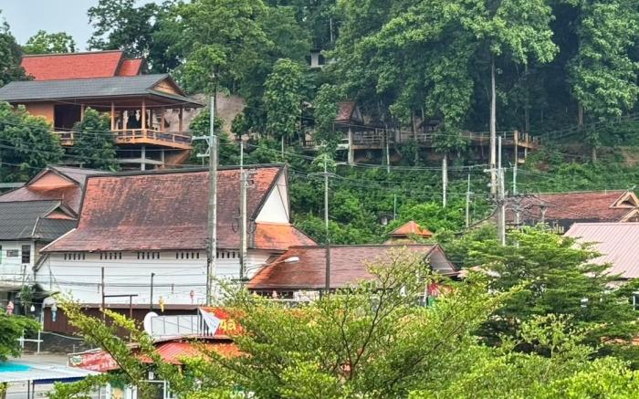 Kad Si Phan Din Golden Triangle 4 Country Market