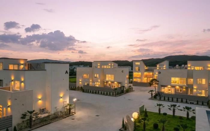 Horn Village Pool Villa