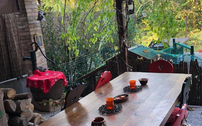 Between town and country - garden with river