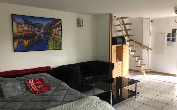 Between town and country - garden with river