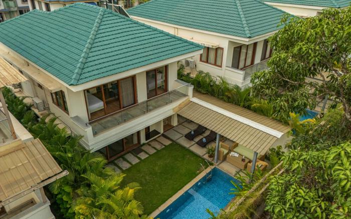 ELIVAAS 3 BHK with Pvt Pool - Azalea