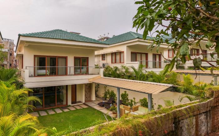 ELIVAAS 3 BHK with Pvt Pool - Azalea