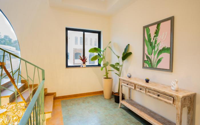 ELIVAAS 4 BHK with Pvt Pool & Garden -Laguna Quest