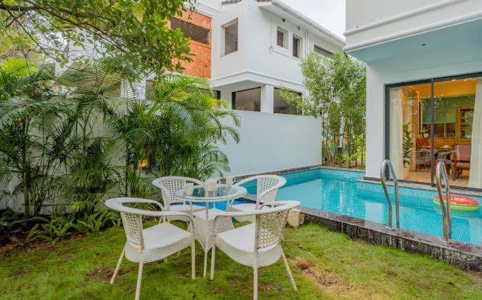 ELIVAAS 4 BHK with Pvt Pool & Jacuzzi bathtub - Laguna Pulse