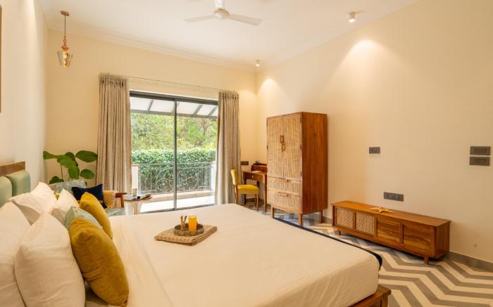 ELIVAAS 4 BHK with Pvt Pool & Jacuzzi bathtub - Laguna Pulse