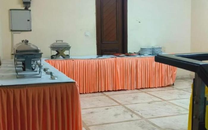 Goroomgo Noida Royal Residency	