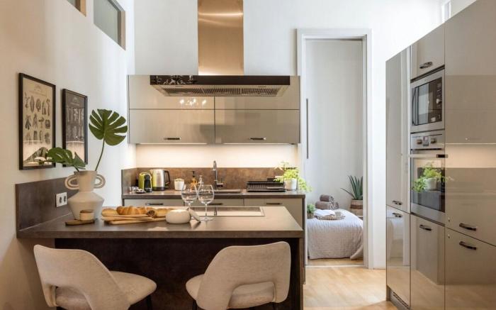 Timeless Elegant Apartment by Opera House
