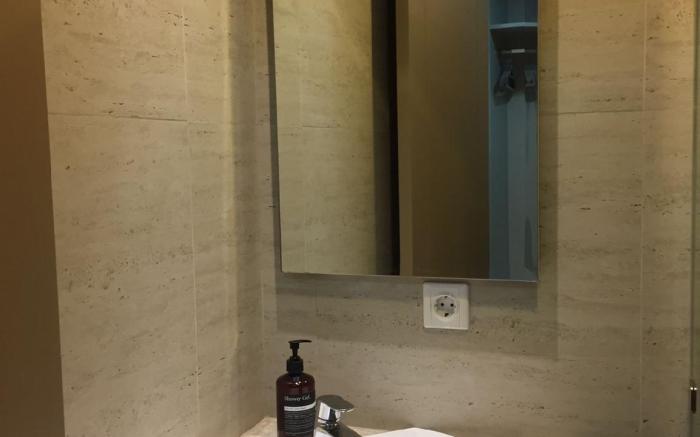 Apartemen Gold Coast Honolulu Tower new by mokuma