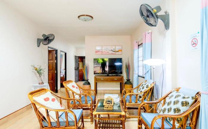 Bangsaphan Paradise Brown House