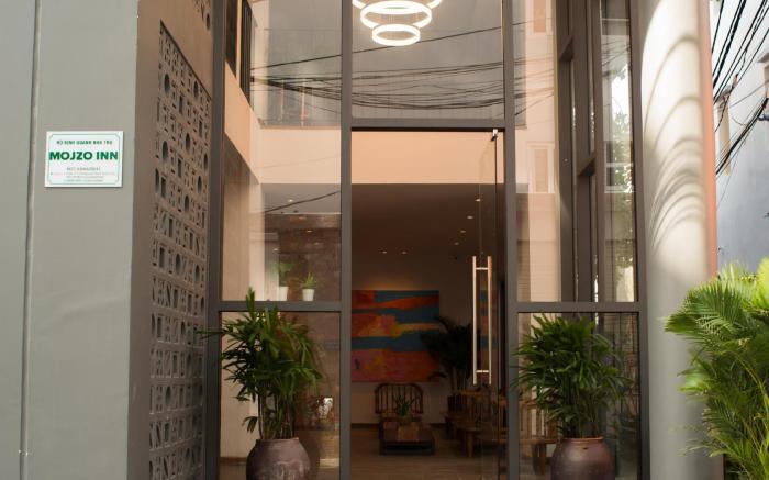 Mojzo Inn