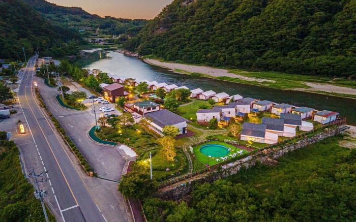 Hongcheon Hutopia Glamping