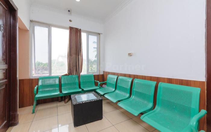 My home2 Mall Ciputra Cibubur RedPartner