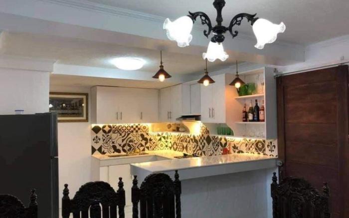 Heart of Paete Laguna, Camarero Transient House